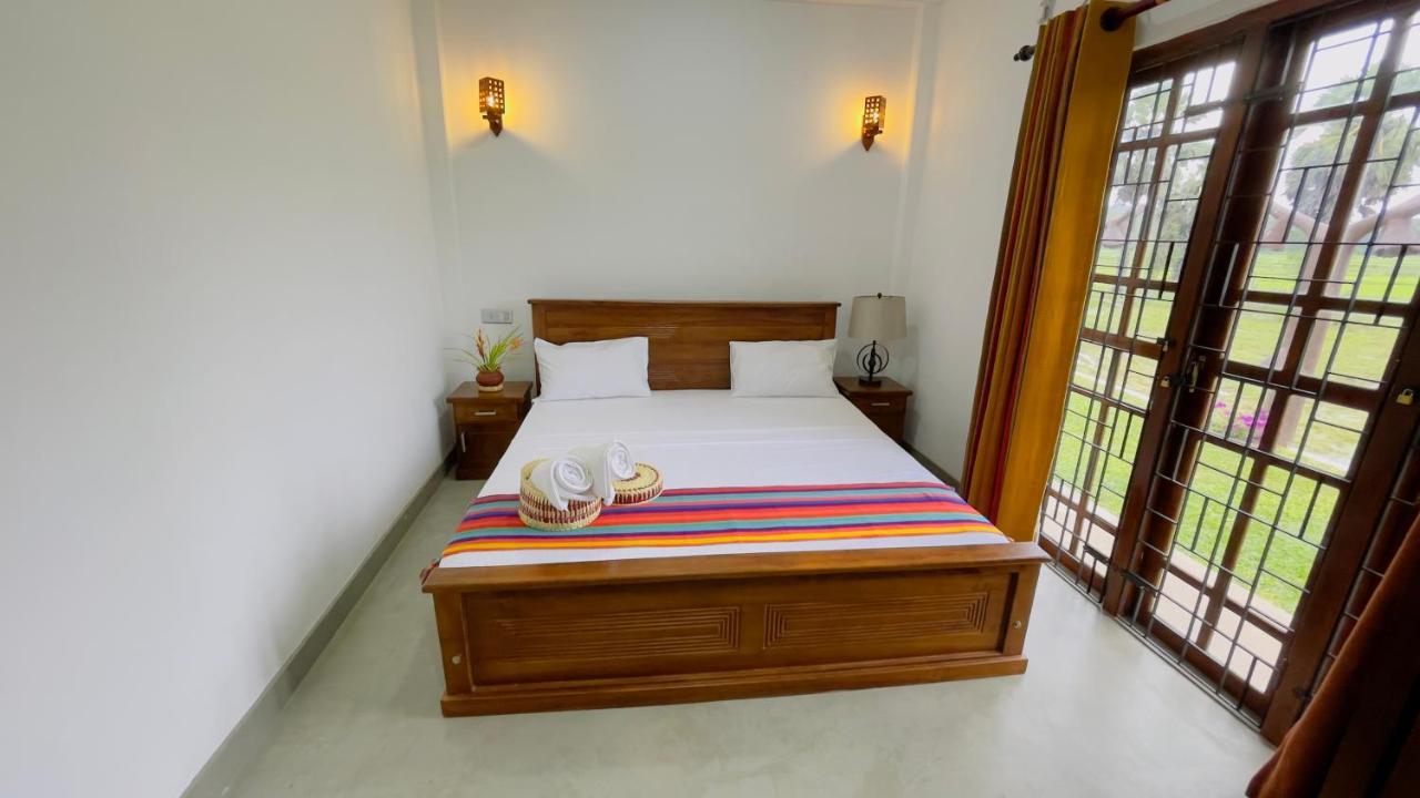 Kathircholai Bed and Breakfast Trincomalee Esterno foto